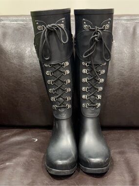 UGG Madelynn (Model #3456) tall lace up rain boot 7 - goth gorpcore edgy